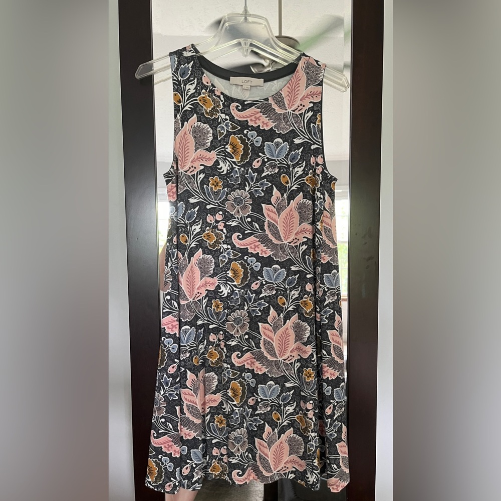 Gorgeous LOFT Swing Dress - Size Small - Like New